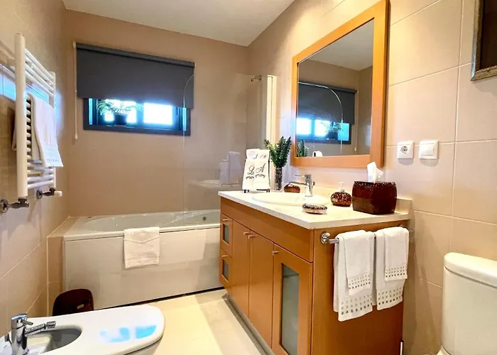 Encantador, Com Piscina E Vista Mar - Ocean View