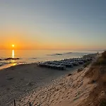 Encantador, Com Piscina E Vista Mar - Ocean View